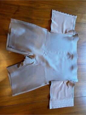 Under Where Women’s Beige Shapewear Shorts L